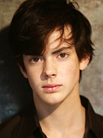 Skandar Keynes